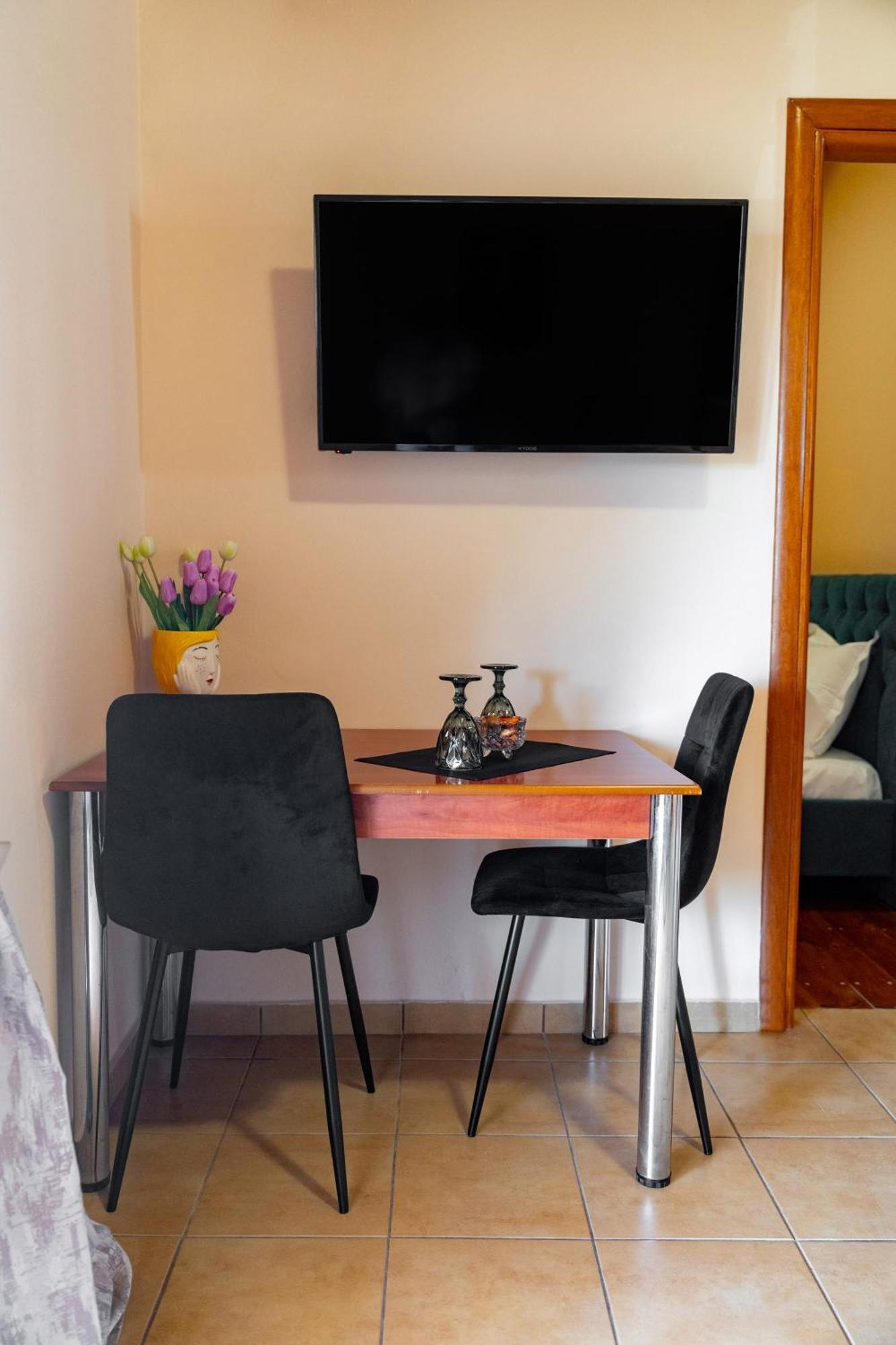 Eagle'S Nest City Apartments Эйон Экстерьер фото